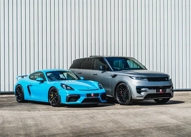 Porsche 718 GT4 + Range Rover Sport
